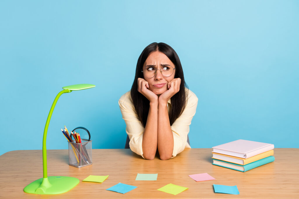 4 surprising ways a desk job affects your gut & what you can do about it!